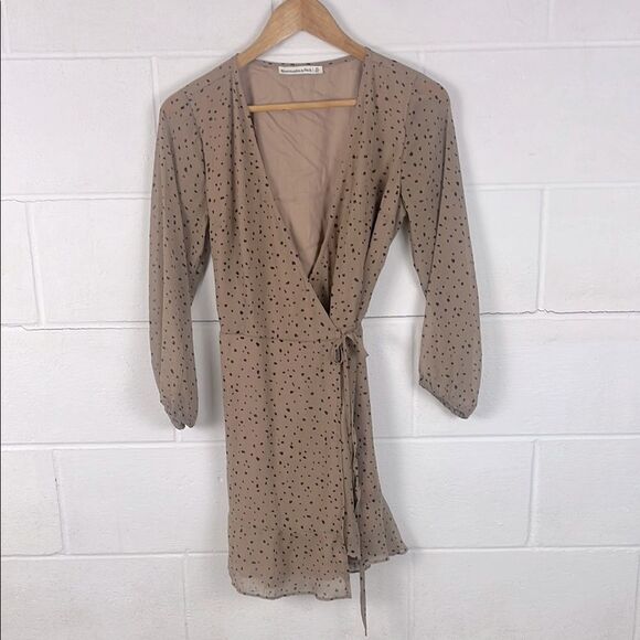 Abercrombie & Fitch animal print wrap dress - Picture 1 of 6